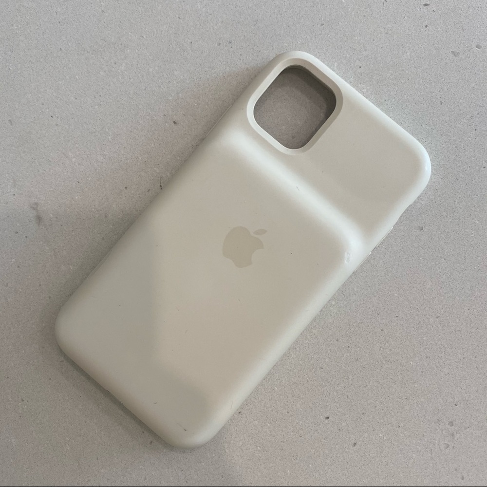 iPhone 11 smart battery case